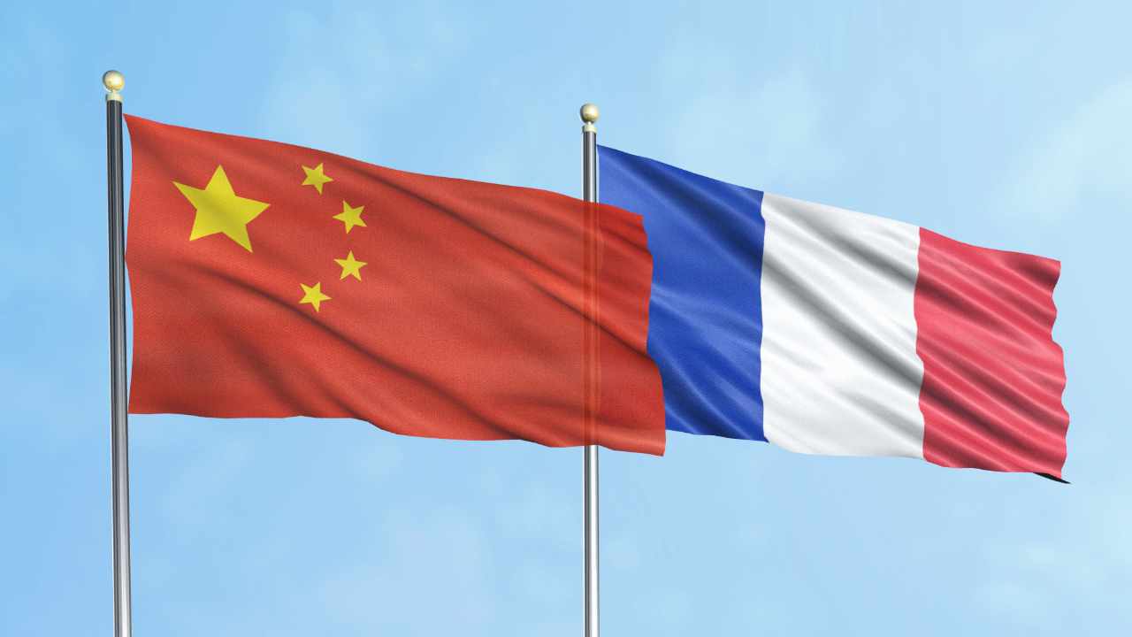 China and France Discuss Strengthening Strategic Partnership