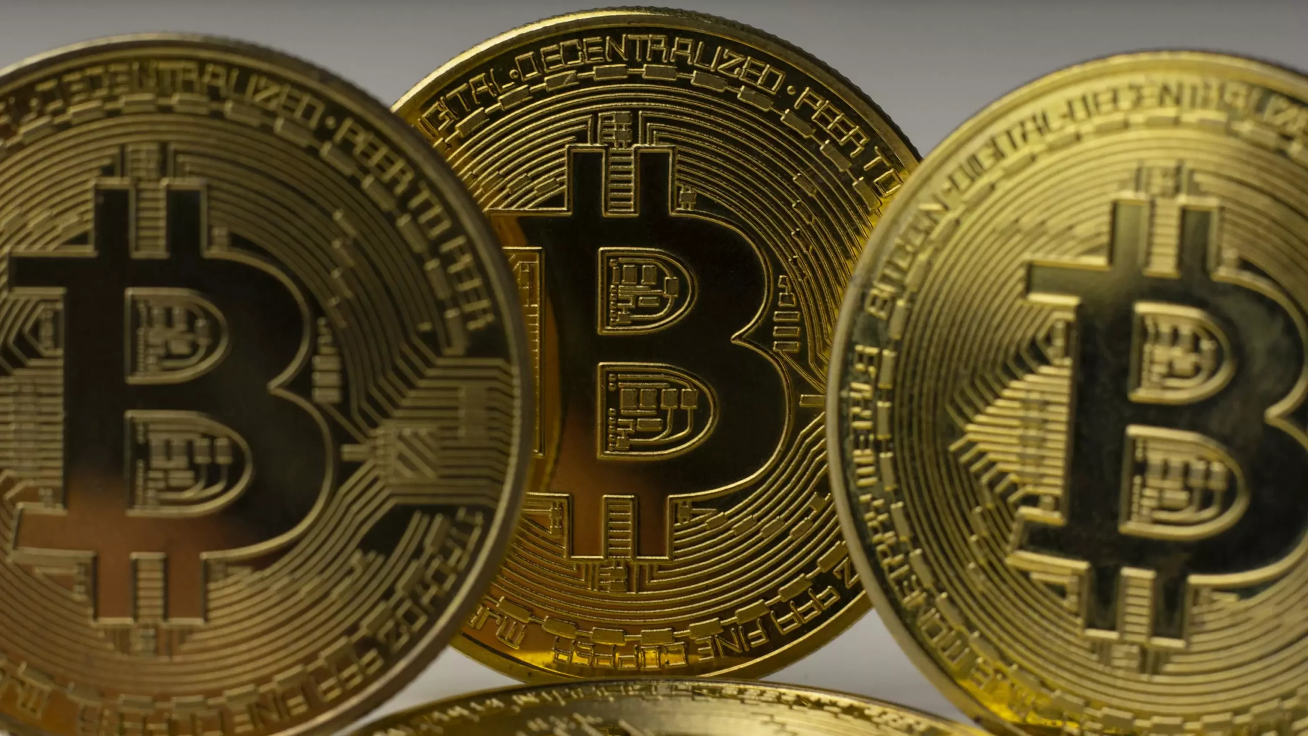 7 Surprising Insights About the Life of a Driven Journalist in the Crypto World