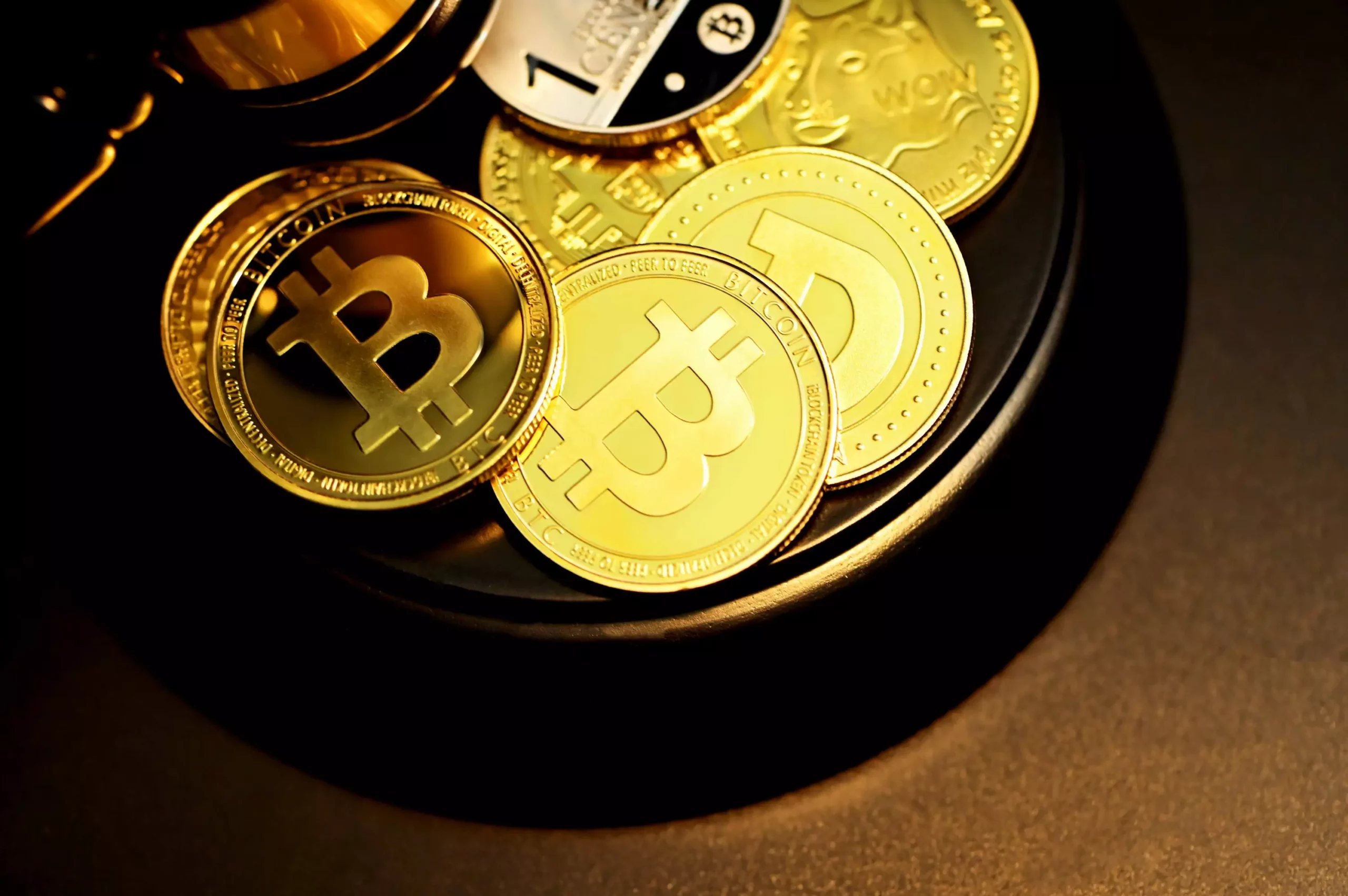 7 Compelling Truths About a Crypto Journalist’s Unconventional Life
